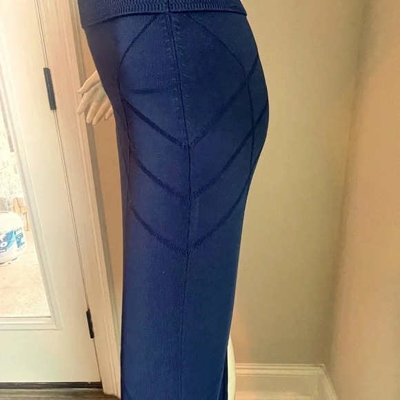 BCBG MAXAZRIA women’s Navy Blue Bandage Power Dress Size Small - Picture 4 of 7